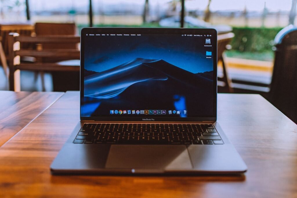 Windows vs macOS – Which Operating System Fits You Best?